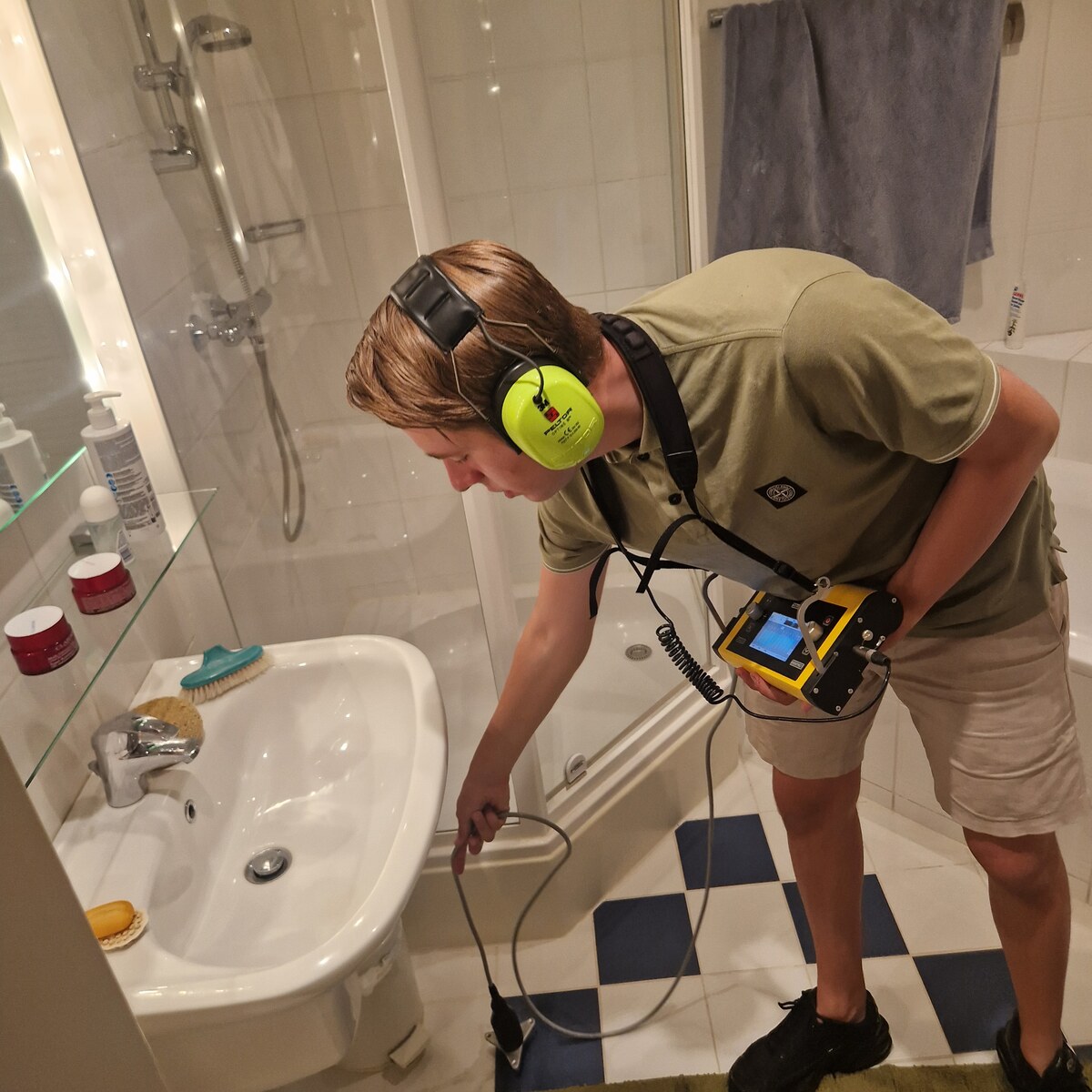 H2O Lekdetectie specialist aan het werk